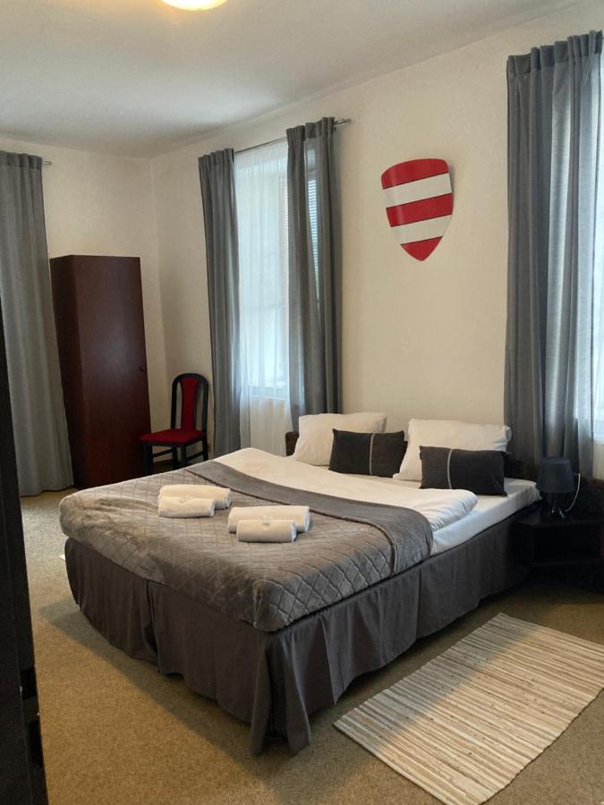 Hotel Camelot Tisá Exteriör bild